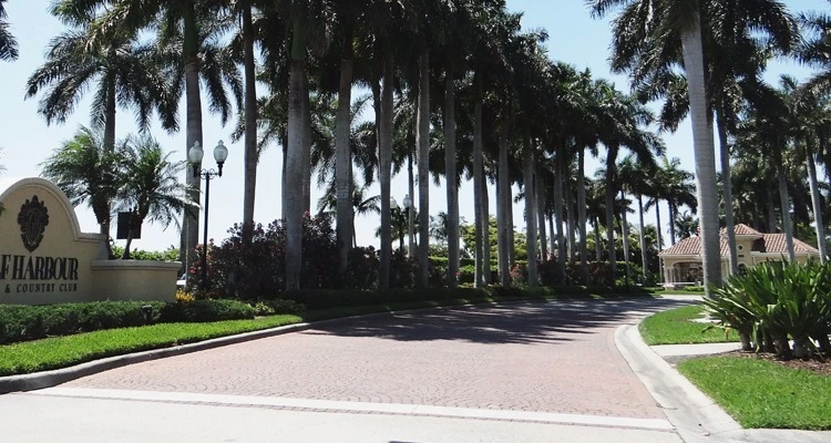 Tampa Community Entrance Landscaping
